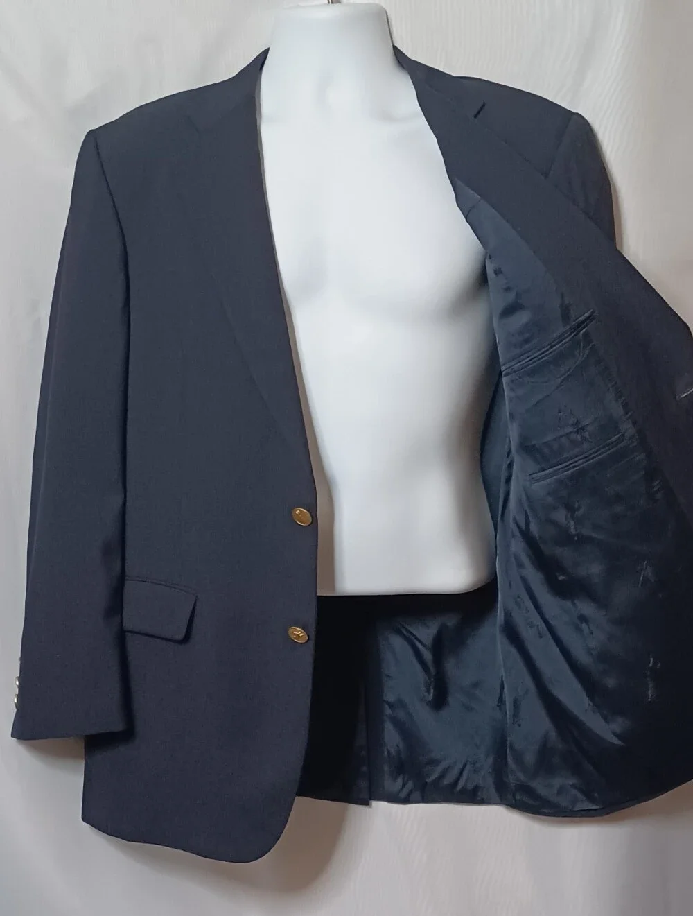 Bobby Jones Men's Wool Suit Jacket With Gold Tone Decorative Golf Buttons. 40S
